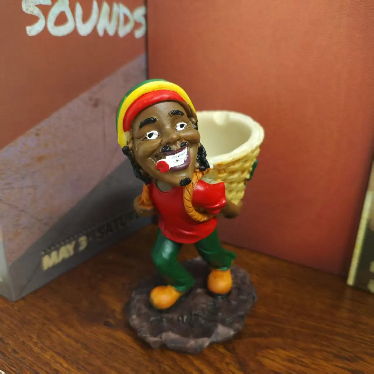 1Pc Whimsical Jamaican style ashtray made of resin, suitable for home, office decorative accessories, gift for friends